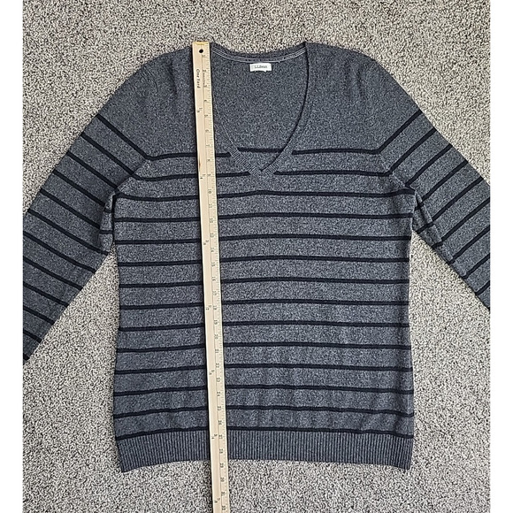 L.L.Bean 100% Cashmere V-Neck Sweater Men M Charcoal Gray Stripe Classic Office - Picture 9 of 12